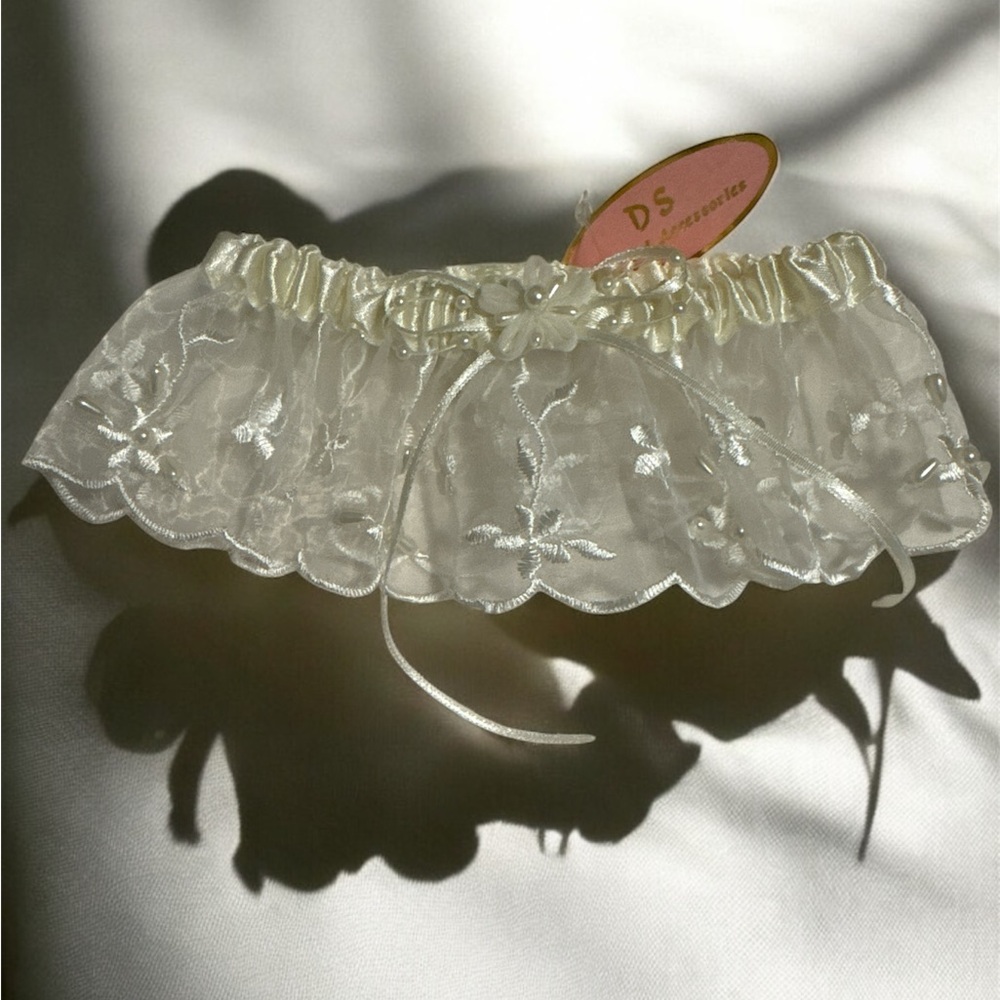 Elegant White Lace Bridal Garter